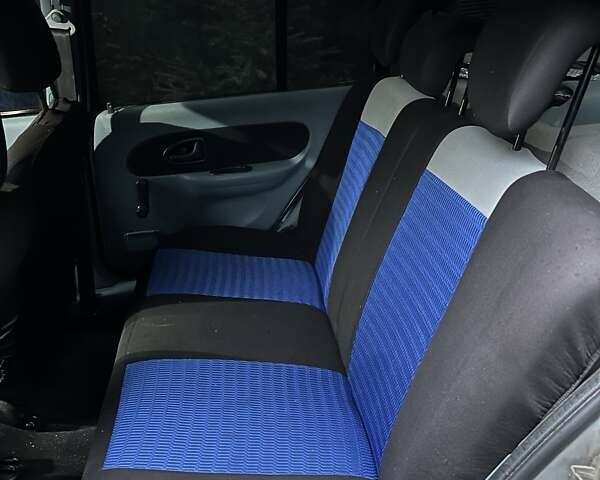 Сірий Рено Кліо, об'ємом двигуна 1.4 л та пробігом 237 тис. км за 2800 $, фото 4 на Automoto.ua