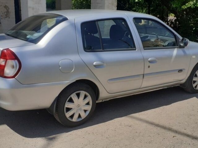 Серый Рено Клио, объемом двигателя 1.4 л и пробегом 200 тыс. км за 4600 $, фото 5 на Automoto.ua