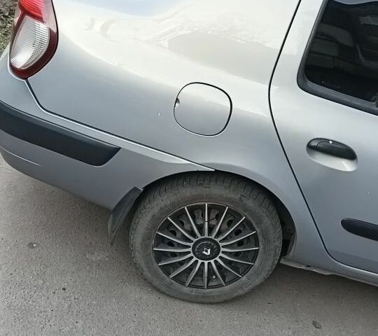 Сірий Рено Кліо, об'ємом двигуна 1.4 л та пробігом 180 тис. км за 3550 $, фото 1 на Automoto.ua