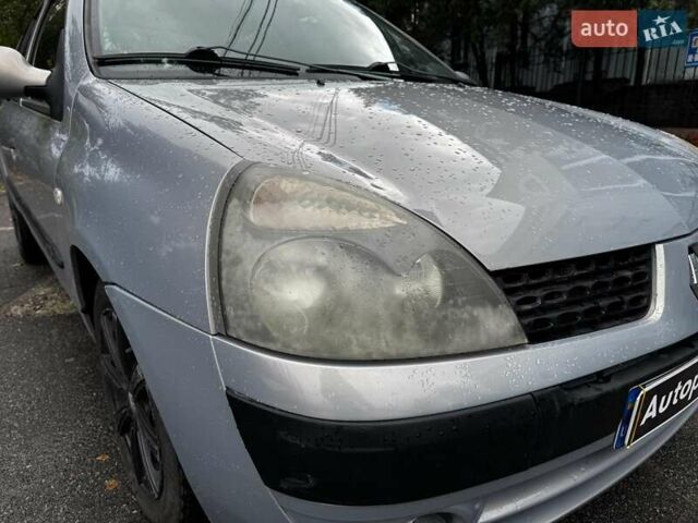 Серый Рено Клио, объемом двигателя 1.4 л и пробегом 207 тыс. км за 3490 $, фото 3 на Automoto.ua