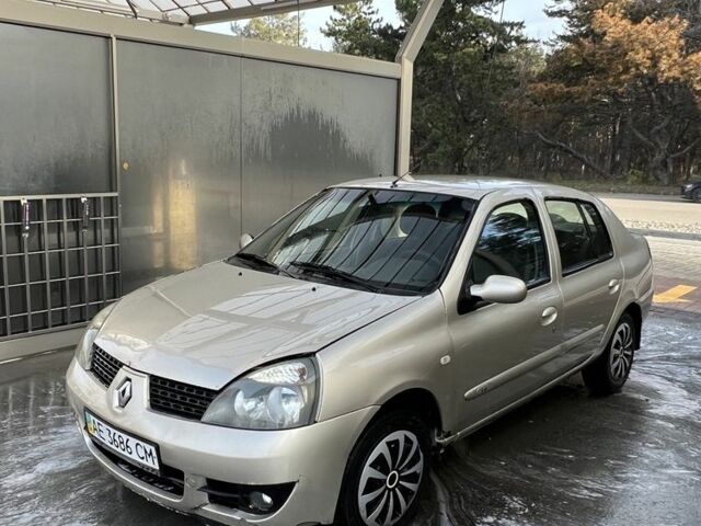 Серый Рено Клио, объемом двигателя 1.4 л и пробегом 236 тыс. км за 1800 $, фото 1 на Automoto.ua