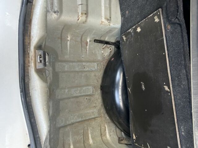 Серый Рено Клио, объемом двигателя 1.4 л и пробегом 236 тыс. км за 1800 $, фото 12 на Automoto.ua