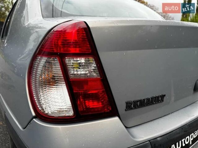Серый Рено Клио, объемом двигателя 1.4 л и пробегом 207 тыс. км за 3490 $, фото 7 на Automoto.ua