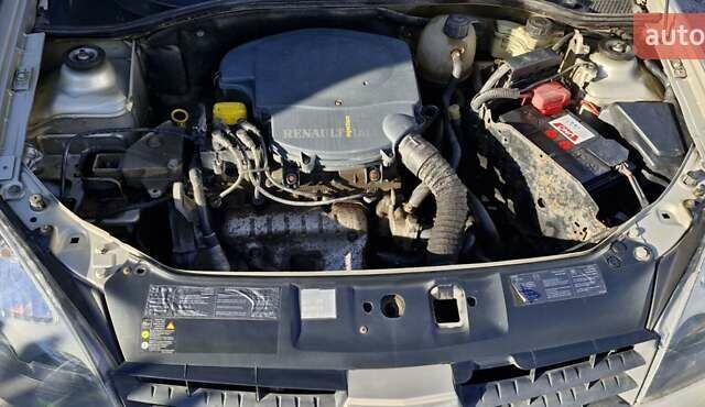Серый Рено Клио, объемом двигателя 1.39 л и пробегом 142 тыс. км за 3150 $, фото 20 на Automoto.ua