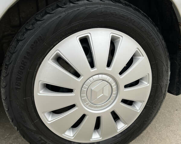 Серый Рено Клио, объемом двигателя 1.39 л и пробегом 260 тыс. км за 3300 $, фото 9 на Automoto.ua