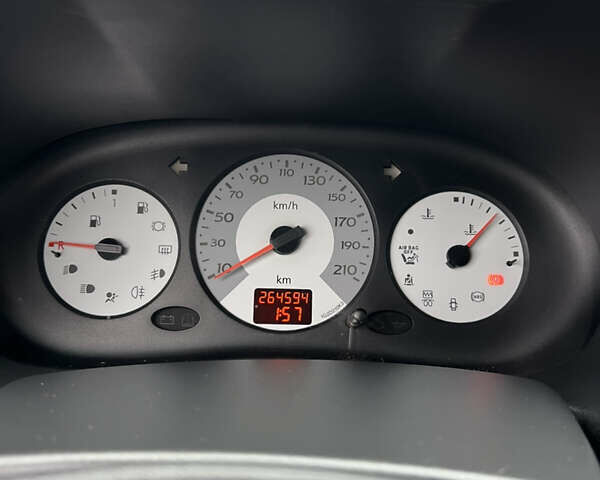 Серый Рено Клио, объемом двигателя 1.39 л и пробегом 260 тыс. км за 3300 $, фото 14 на Automoto.ua