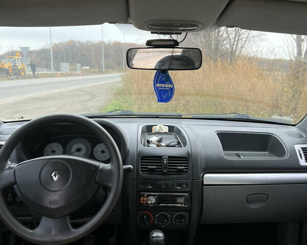 Серый Рено Клио, объемом двигателя 1.39 л и пробегом 260 тыс. км за 3300 $, фото 8 на Automoto.ua