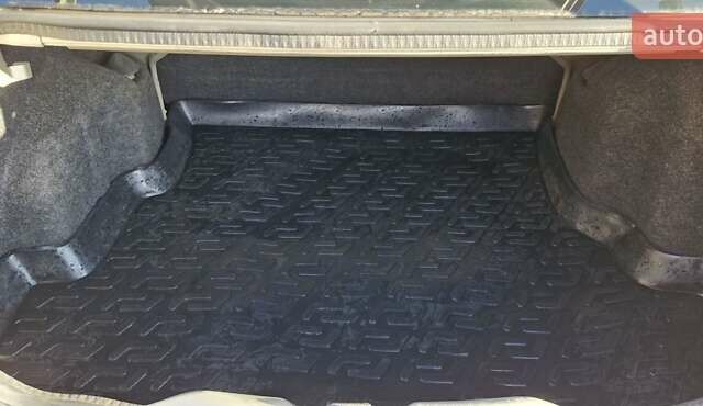 Серый Рено Клио, объемом двигателя 1.39 л и пробегом 142 тыс. км за 3150 $, фото 5 на Automoto.ua