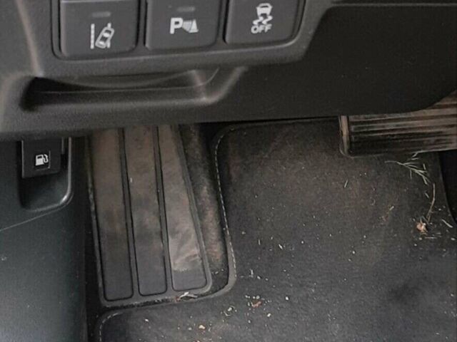 Сірий Рено Кліо, об'ємом двигуна 1.39 л та пробігом 140 тис. км за 3400 $, фото 3 на Automoto.ua