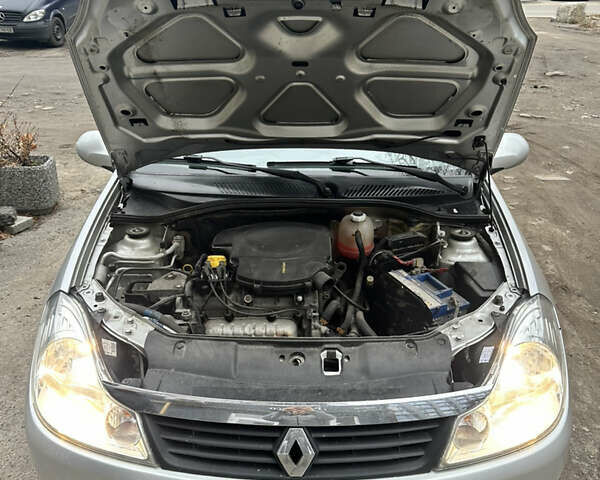 Серый Рено Клио, объемом двигателя 1.39 л и пробегом 202 тыс. км за 4400 $, фото 18 на Automoto.ua