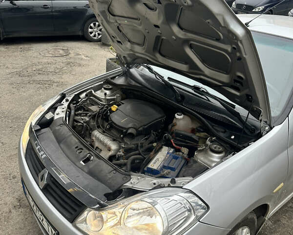 Серый Рено Клио, объемом двигателя 1.39 л и пробегом 202 тыс. км за 4400 $, фото 19 на Automoto.ua