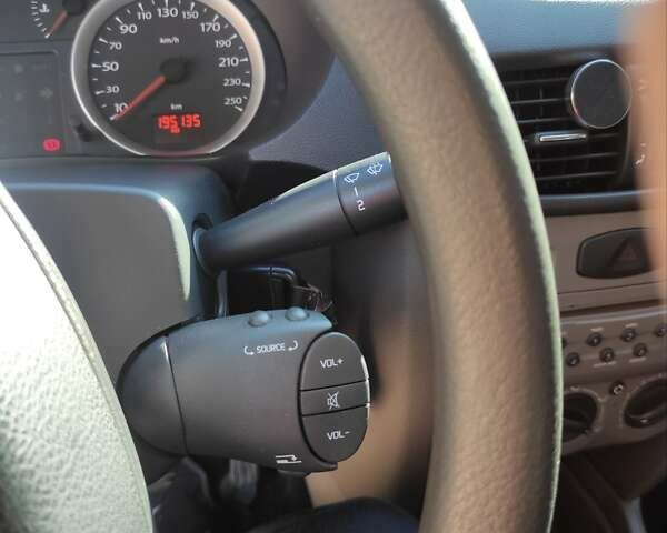 Серый Рено Клио, объемом двигателя 1.4 л и пробегом 195 тыс. км за 4900 $, фото 14 на Automoto.ua