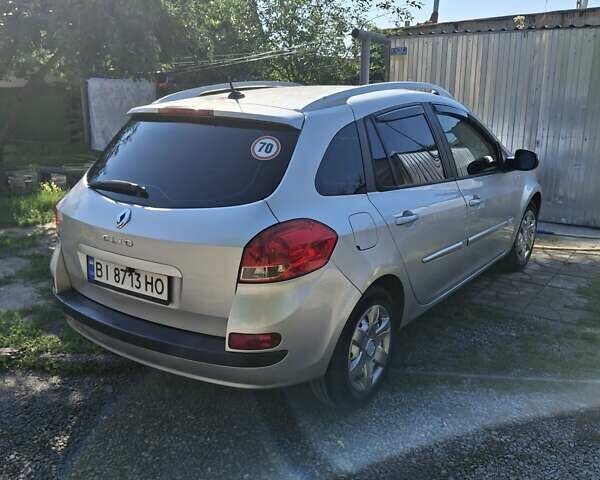 Серый Рено Клио, объемом двигателя 1.6 л и пробегом 150 тыс. км за 5700 $, фото 1 на Automoto.ua