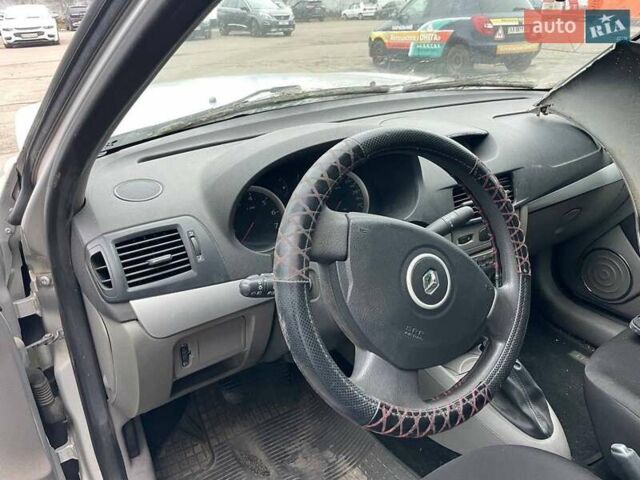 Серый Рено Клио, объемом двигателя 1.39 л и пробегом 168 тыс. км за 2500 $, фото 3 на Automoto.ua