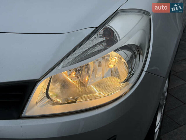 Сірий Рено Кліо, об'ємом двигуна 1.6 л та пробігом 102 тис. км за 7200 $, фото 12 на Automoto.ua