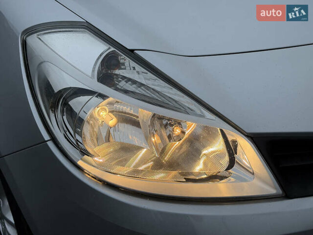 Сірий Рено Кліо, об'ємом двигуна 1.6 л та пробігом 102 тис. км за 7200 $, фото 13 на Automoto.ua