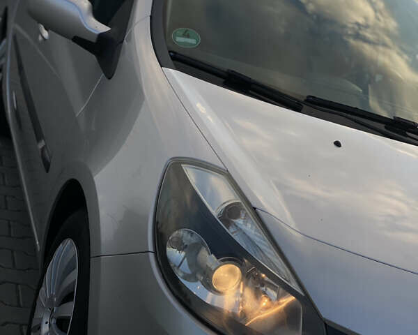 Сірий Рено Кліо, об'ємом двигуна 1.2 л та пробігом 203 тис. км за 3999 $, фото 11 на Automoto.ua