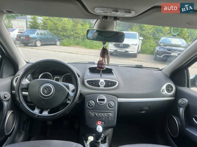 Сірий Рено Кліо, об'ємом двигуна 1.15 л та пробігом 237 тис. км за 4150 $, фото 8 на Automoto.ua
