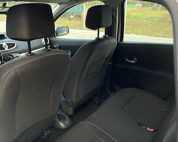 Сірий Рено Кліо, об'ємом двигуна 1.2 л та пробігом 203 тис. км за 3999 $, фото 18 на Automoto.ua