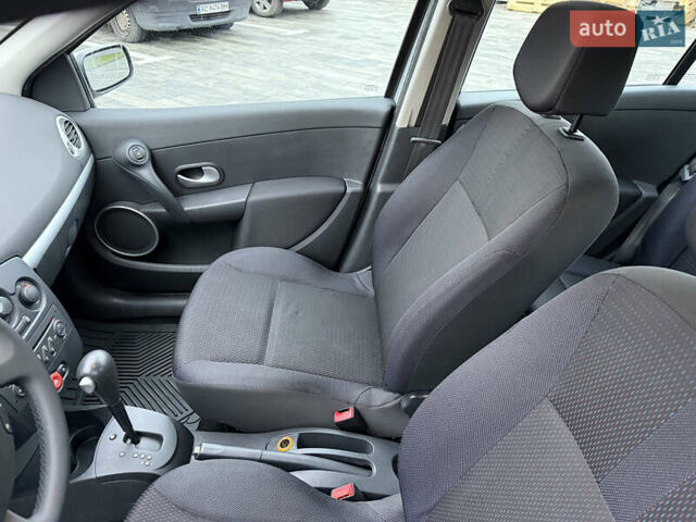 Сірий Рено Кліо, об'ємом двигуна 1.6 л та пробігом 102 тис. км за 7200 $, фото 49 на Automoto.ua
