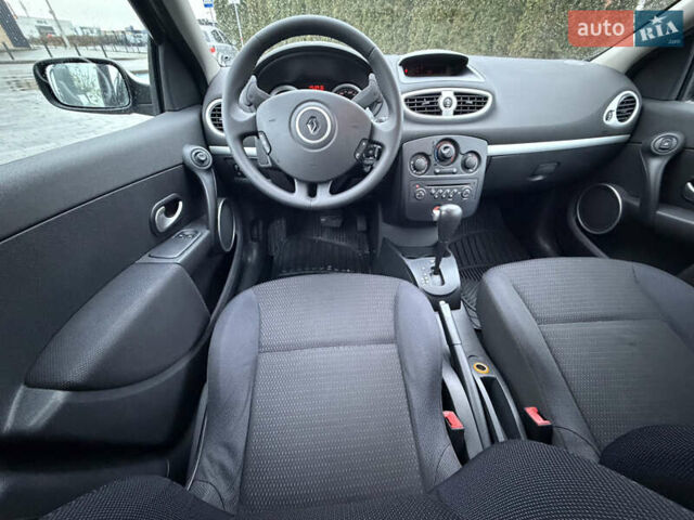 Сірий Рено Кліо, об'ємом двигуна 1.6 л та пробігом 102 тис. км за 7200 $, фото 53 на Automoto.ua
