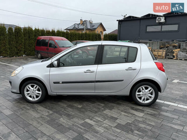 Сірий Рено Кліо, об'ємом двигуна 1.6 л та пробігом 102 тис. км за 7200 $, фото 8 на Automoto.ua