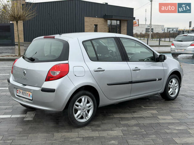 Сірий Рено Кліо, об'ємом двигуна 1.6 л та пробігом 102 тис. км за 7200 $, фото 5 на Automoto.ua