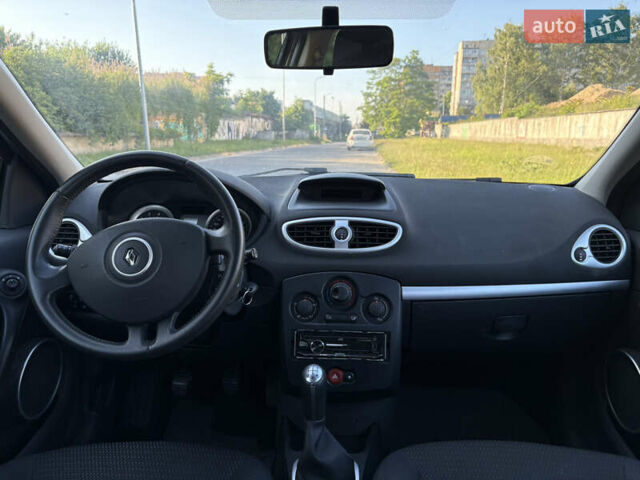 Сірий Рено Кліо, об'ємом двигуна 1.2 л та пробігом 163 тис. км за 3900 $, фото 12 на Automoto.ua