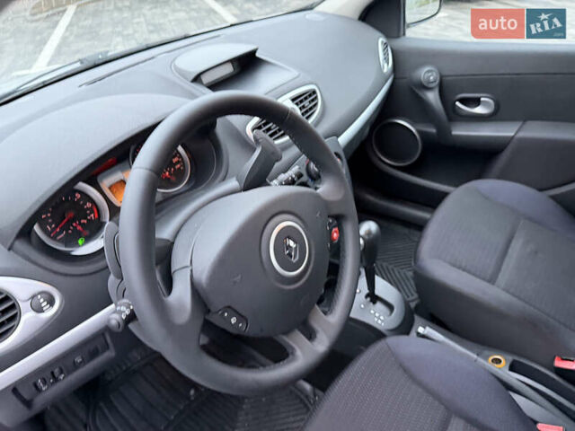 Сірий Рено Кліо, об'ємом двигуна 1.6 л та пробігом 102 тис. км за 7200 $, фото 50 на Automoto.ua