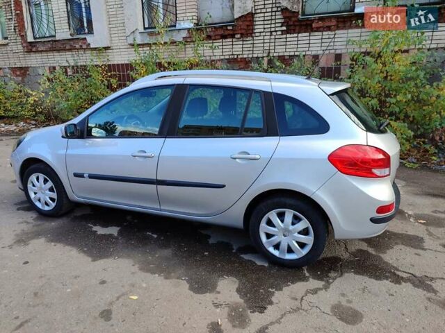Рено Клио 2007 в Славянске на Automoto.ua Серый Рено Клио, объемом двигателя 1.2 л и пробегом 176 тыс. км за 5550 $, фото 2 на Automoto.ua