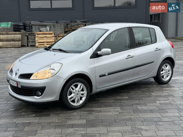 Сірий Рено Кліо, об'ємом двигуна 1.6 л та пробігом 102 тис. км за 7200 $, фото 9 на Automoto.ua