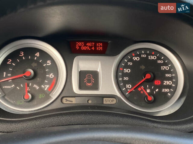 Сірий Рено Кліо, об'ємом двигуна 1.2 л та пробігом 203 тис. км за 3999 $, фото 16 на Automoto.ua