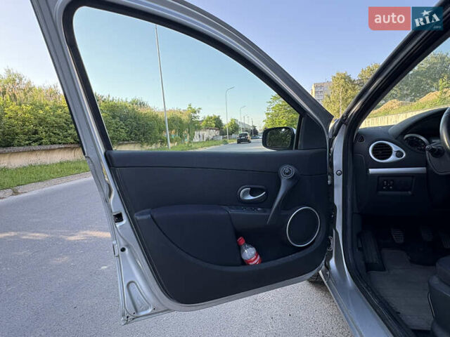 Сірий Рено Кліо, об'ємом двигуна 1.2 л та пробігом 163 тис. км за 3900 $, фото 19 на Automoto.ua