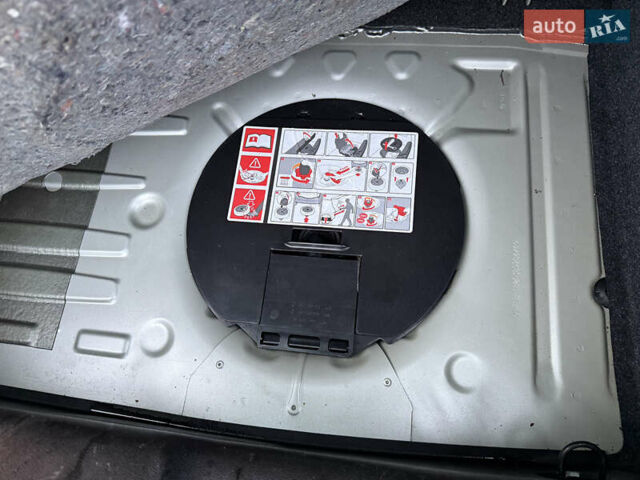 Сірий Рено Кліо, об'ємом двигуна 1.6 л та пробігом 102 тис. км за 7200 $, фото 56 на Automoto.ua