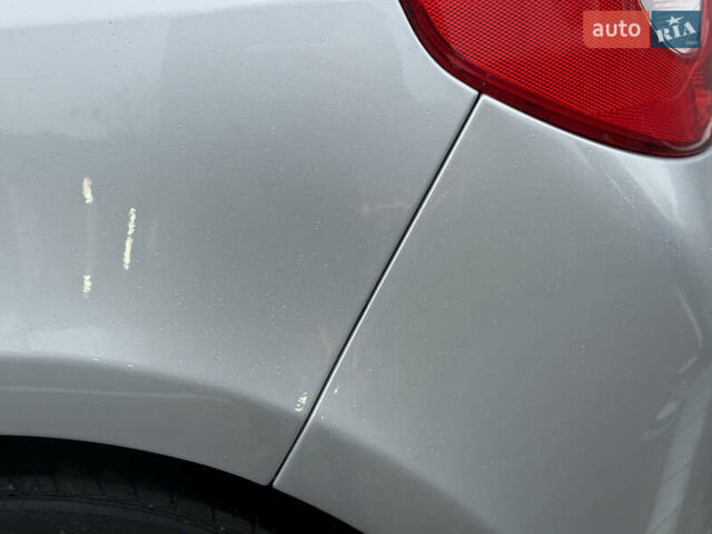 Сірий Рено Кліо, об'ємом двигуна 1.6 л та пробігом 102 тис. км за 7200 $, фото 31 на Automoto.ua