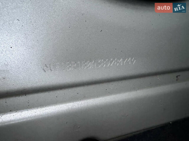 Сірий Рено Кліо, об'ємом двигуна 1.6 л та пробігом 102 тис. км за 7200 $, фото 57 на Automoto.ua