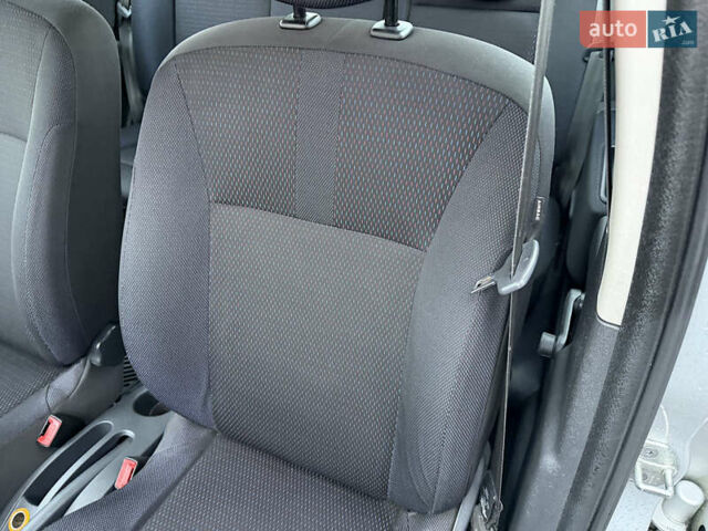 Сірий Рено Кліо, об'ємом двигуна 1.6 л та пробігом 102 тис. км за 7200 $, фото 47 на Automoto.ua