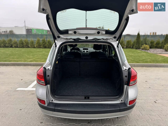 Сірий Рено Кліо, об'ємом двигуна 1.2 л та пробігом 241 тис. км за 5200 $, фото 31 на Automoto.ua