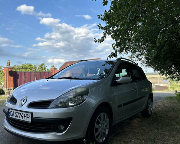 Сірий Рено Кліо, об'ємом двигуна 1.15 л та пробігом 242 тис. км за 5600 $, фото 2 на Automoto.ua