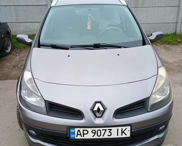 Серый Рено Клио, объемом двигателя 1.46 л и пробегом 212 тыс. км за 4500 $, фото 1 на Automoto.ua
