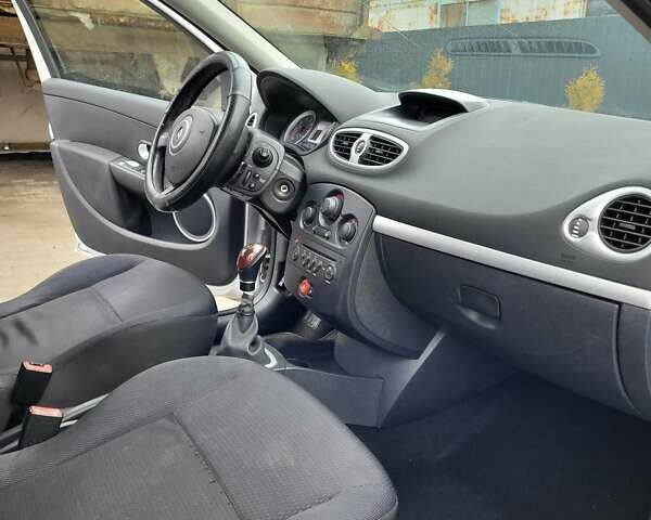 Сірий Рено Кліо, об'ємом двигуна 1.15 л та пробігом 292 тис. км за 3000 $, фото 18 на Automoto.ua