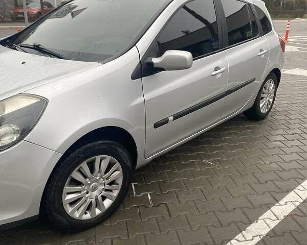 Сірий Рено Кліо, об'ємом двигуна 1.46 л та пробігом 330 тис. км за 4600 $, фото 6 на Automoto.ua