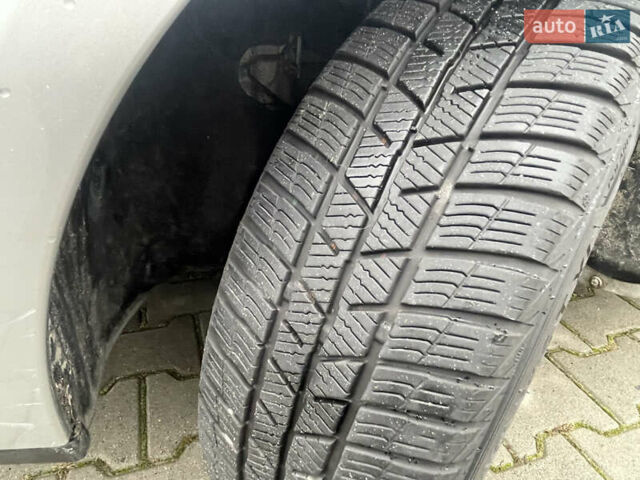 Серый Рено Клио, объемом двигателя 1.2 л и пробегом 225 тыс. км за 4999 $, фото 6 на Automoto.ua