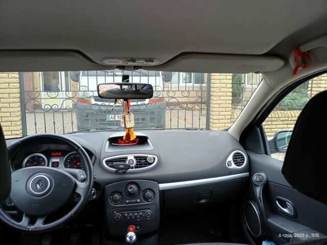 Серый Рено Клио, объемом двигателя 1.46 л и пробегом 212 тыс. км за 4500 $, фото 9 на Automoto.ua