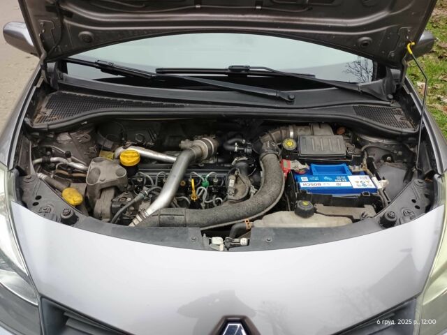 Серый Рено Клио, объемом двигателя 1.46 л и пробегом 212 тыс. км за 4500 $, фото 11 на Automoto.ua