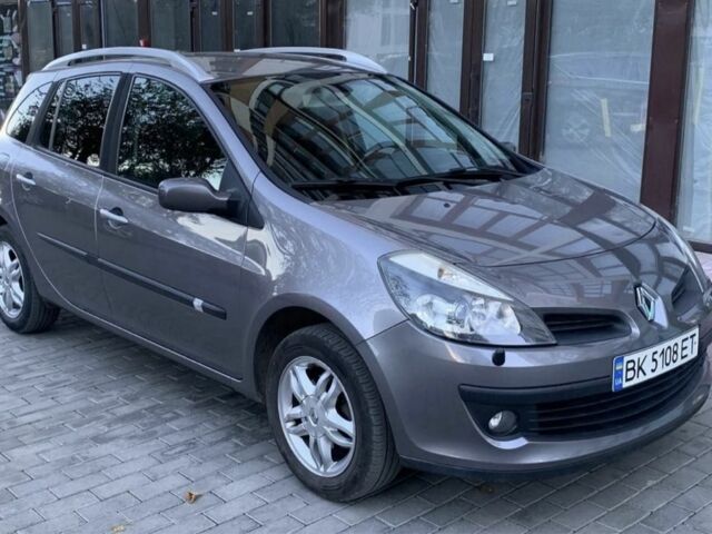 Серый Рено Клио, объемом двигателя 1.2 л и пробегом 239 тыс. км за 4300 $, фото 1 на Automoto.ua