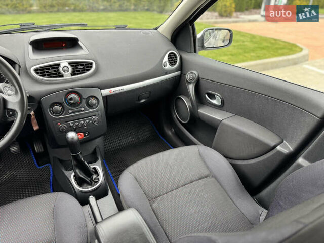 Сірий Рено Кліо, об'ємом двигуна 1.2 л та пробігом 241 тис. км за 5200 $, фото 19 на Automoto.ua