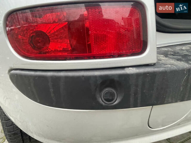 Серый Рено Клио, объемом двигателя 1.2 л и пробегом 225 тыс. км за 4999 $, фото 16 на Automoto.ua