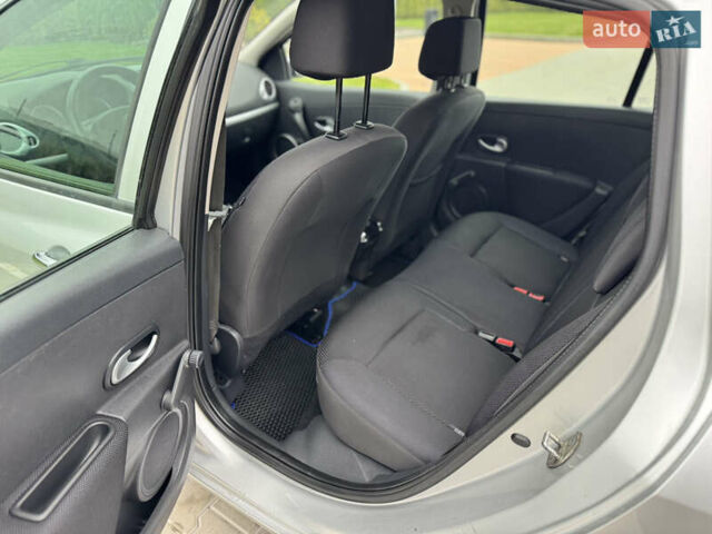 Сірий Рено Кліо, об'ємом двигуна 1.2 л та пробігом 241 тис. км за 5200 $, фото 28 на Automoto.ua