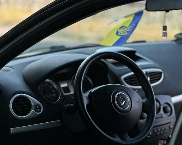 Сірий Рено Кліо, об'ємом двигуна 1.15 л та пробігом 242 тис. км за 5600 $, фото 10 на Automoto.ua